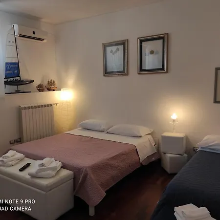 Apartment Mythos -dimora Degli Artisti *