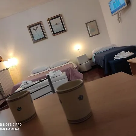 Apartment Mythos -dimora Degli Artisti *